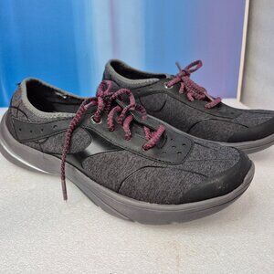 Natural Sport tennis shoe / Sneakers "Lucky" Size 8.5M